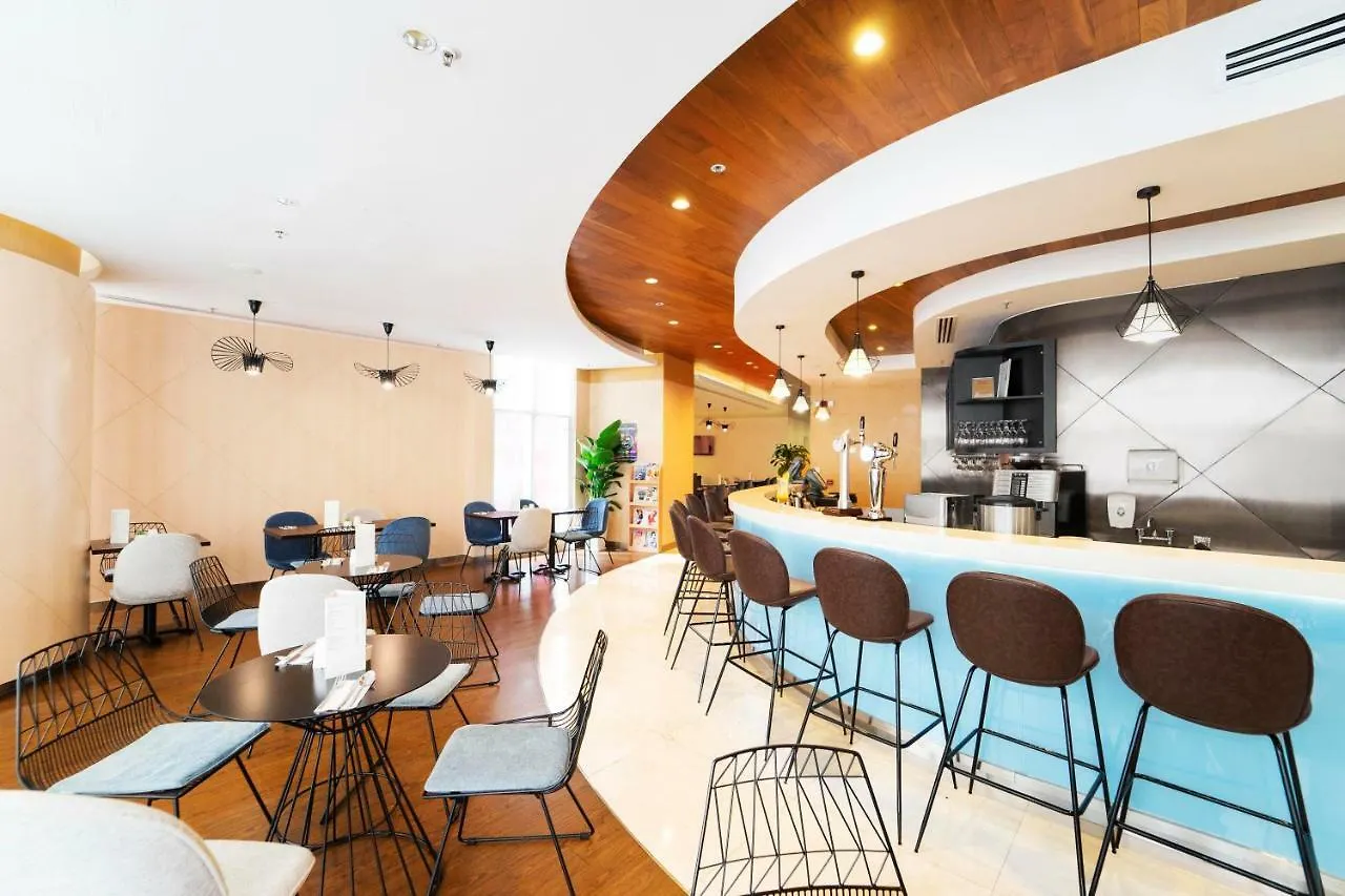 *** Hotel Ibis Hong Kong Central & Sheung Wan China