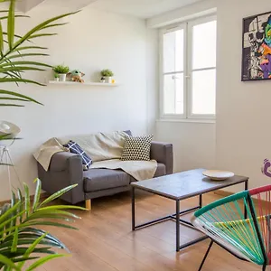 Appartement Studio avec vue - Centre ville - POP- wifi- Anatole 