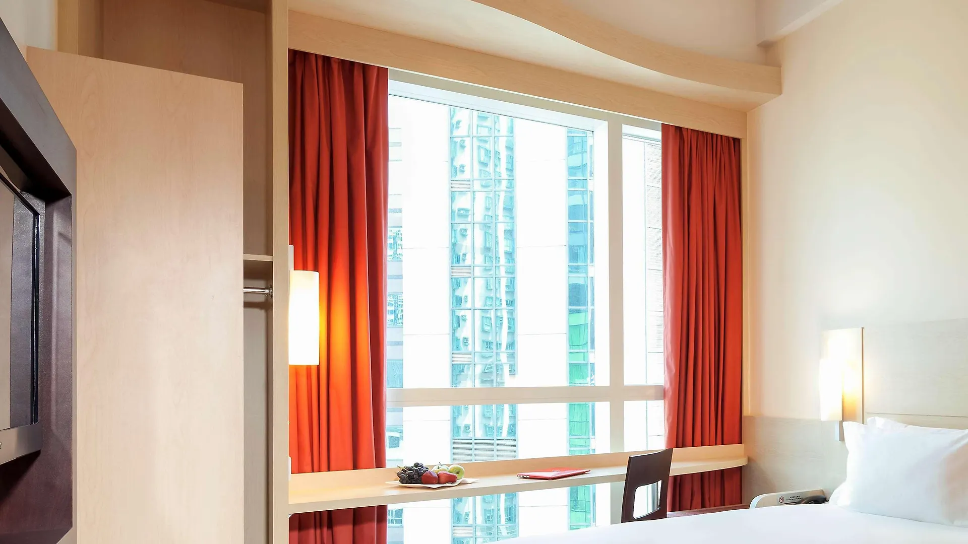 Ibis Hong Kong Central & Sheung Wan