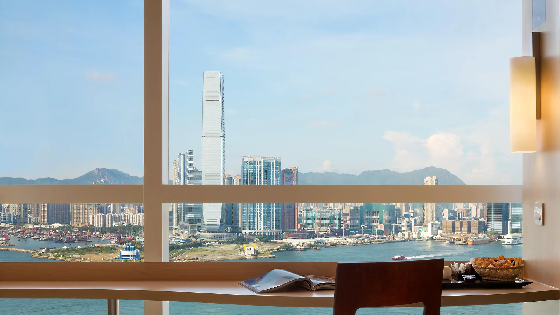 Ibis Hong Kong Central & Sheung Wan 3*,  China