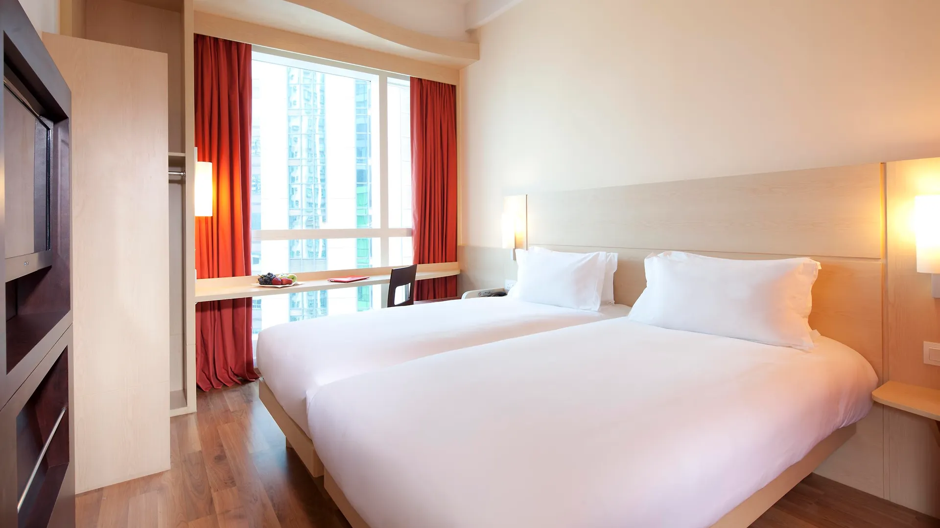 Ibis Hong Kong Central & Sheung Wan Hotel