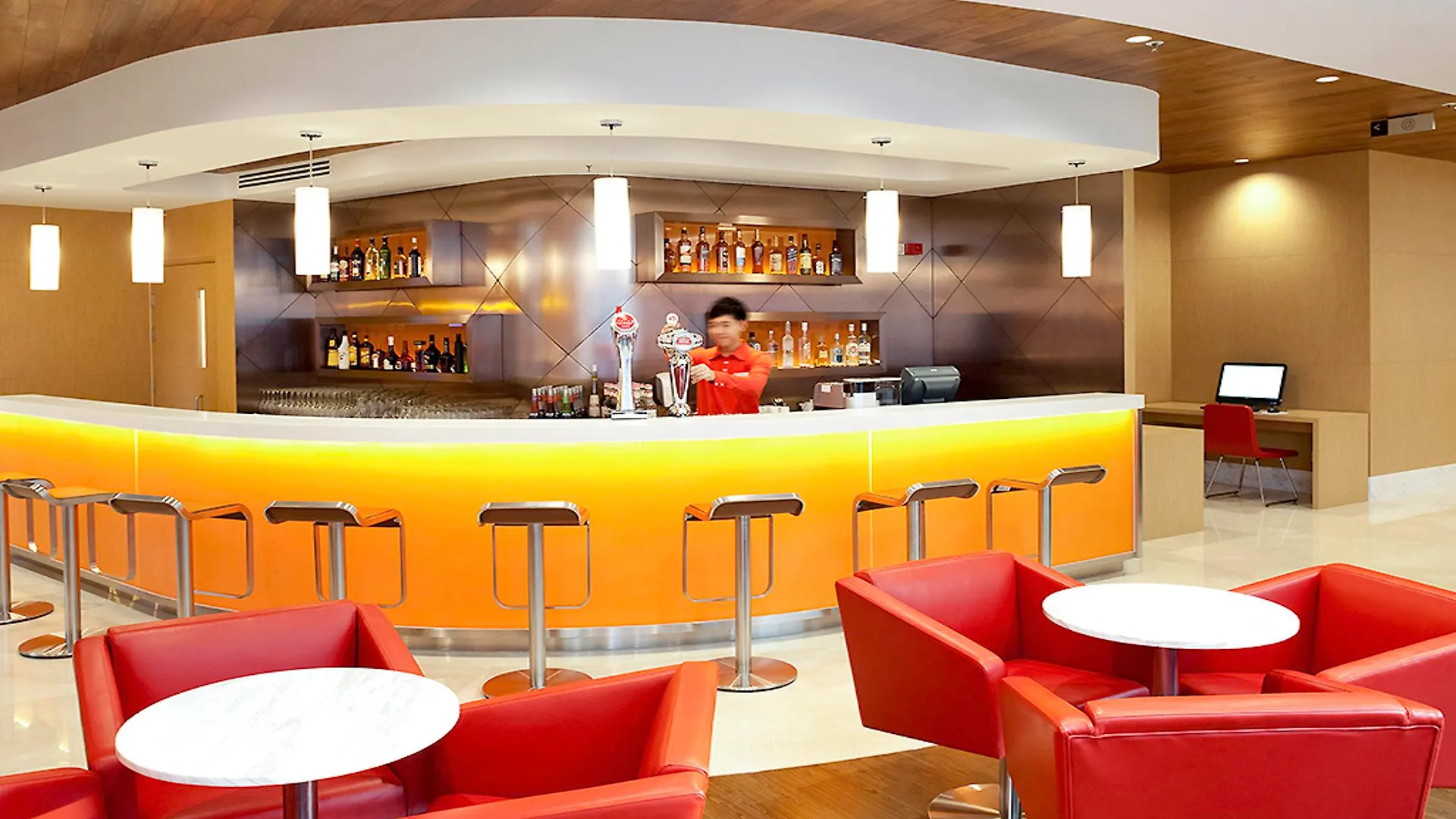 Ibis Hong Kong Central & Sheung Wan 3*,
