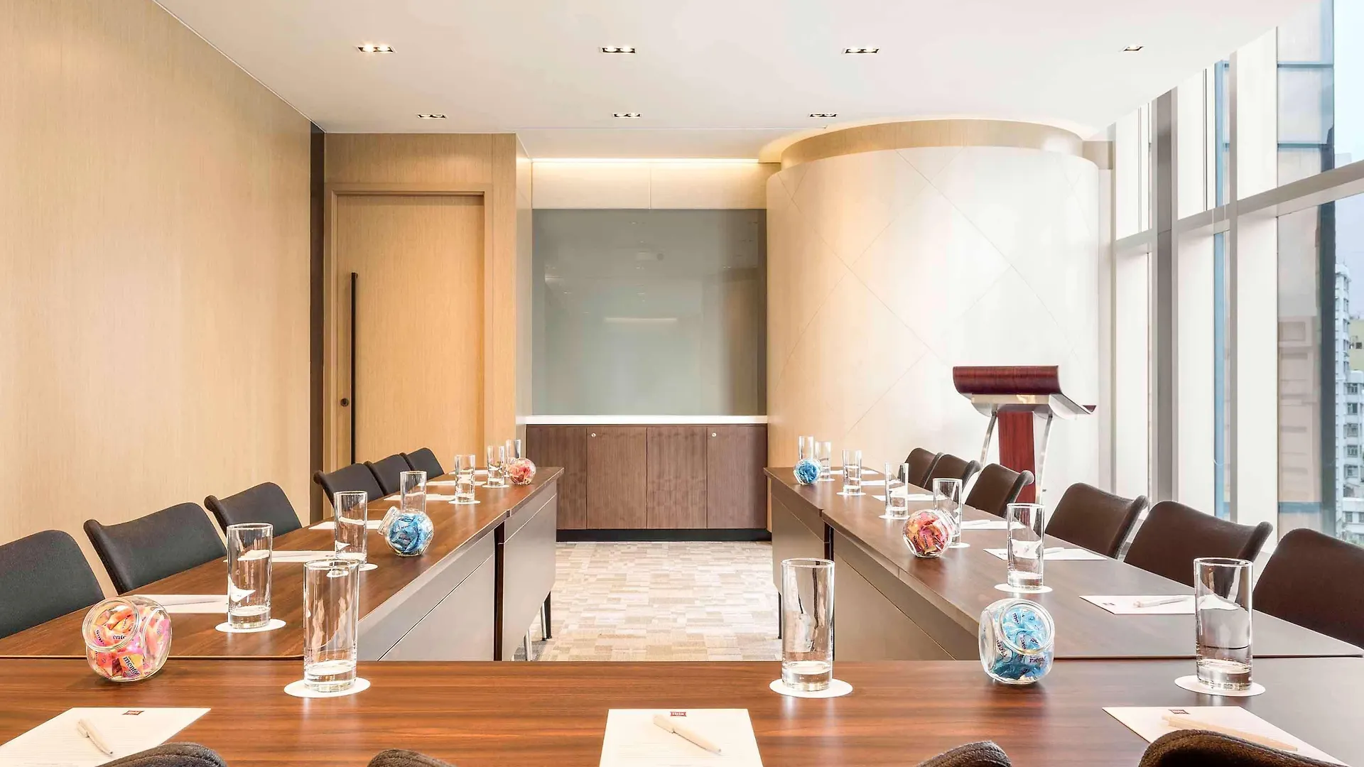 Hotel Ibis Hong Kong Central & Sheung Wan