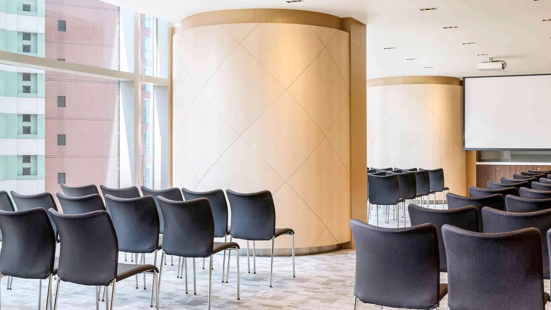 Hotel Ibis Hong Kong Central & Sheung Wan