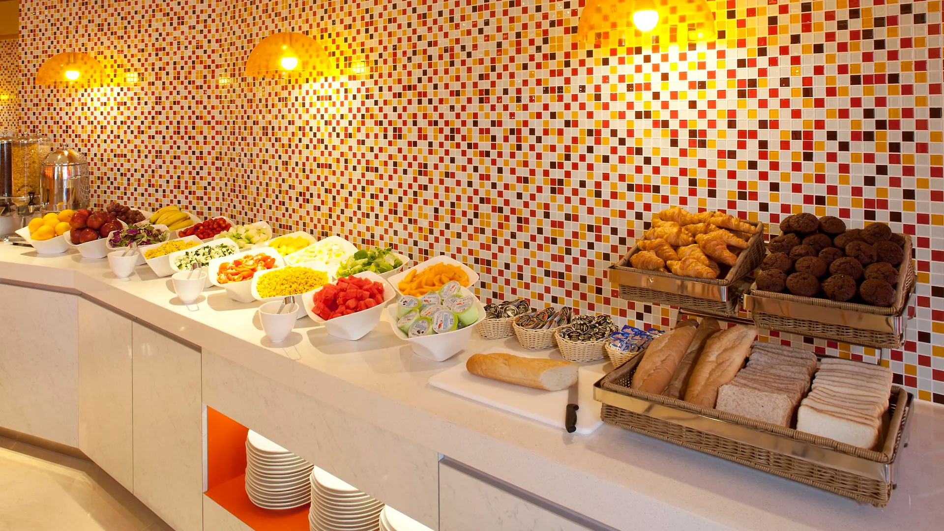 Ibis Hong Kong Central & Sheung Wan