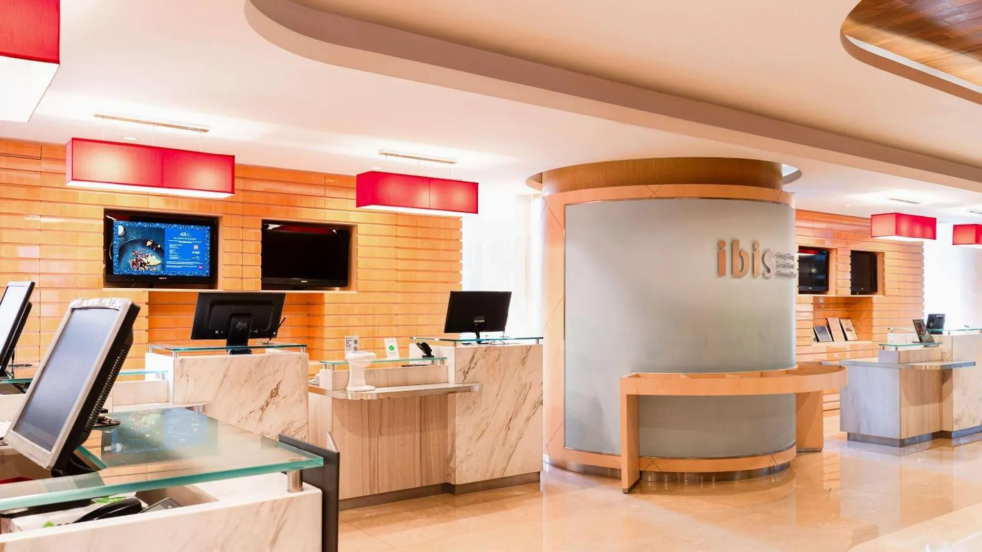Hotel Ibis Hong Kong Central & Sheung Wan