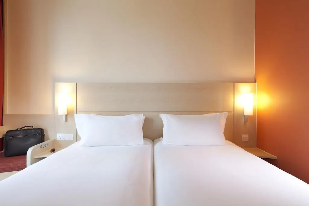 Hotel Ibis Hong Kong Central & Sheung Wan