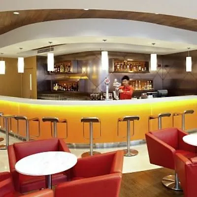 Ibis Hong Kong Central & Sheung Wan Hotel