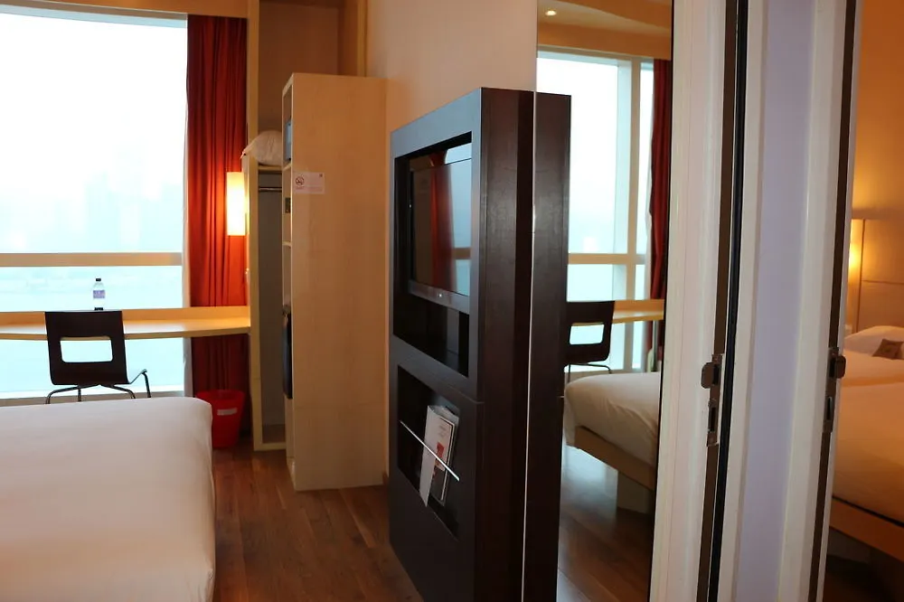 Ibis Hong Kong Central & Sheung Wan Hotel
