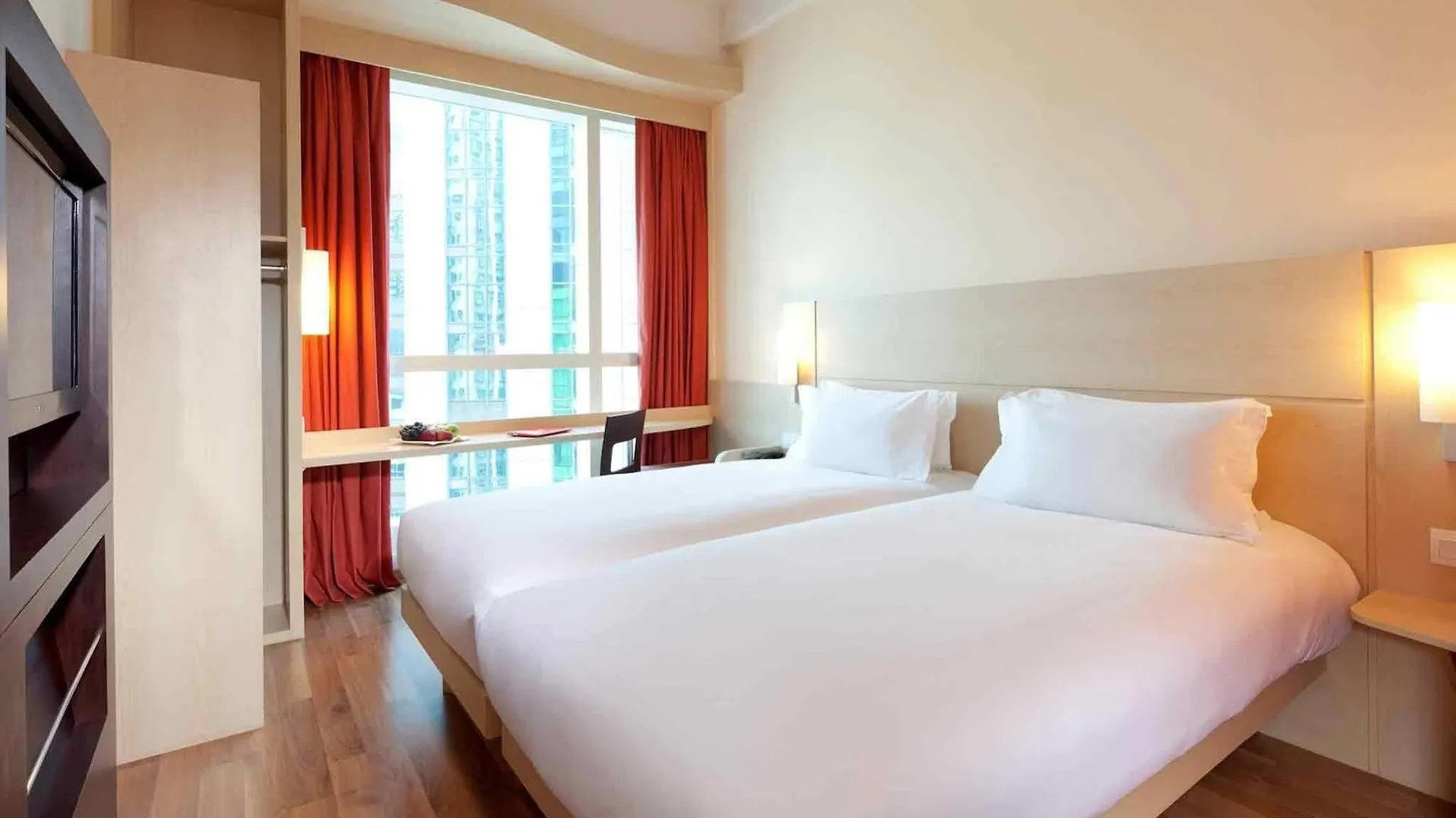 Hotel Ibis Hong Kong Central & Sheung Wan