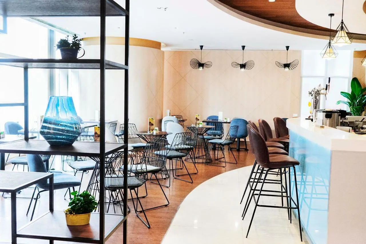 Hotel Ibis Hong Kong Central & Sheung Wan