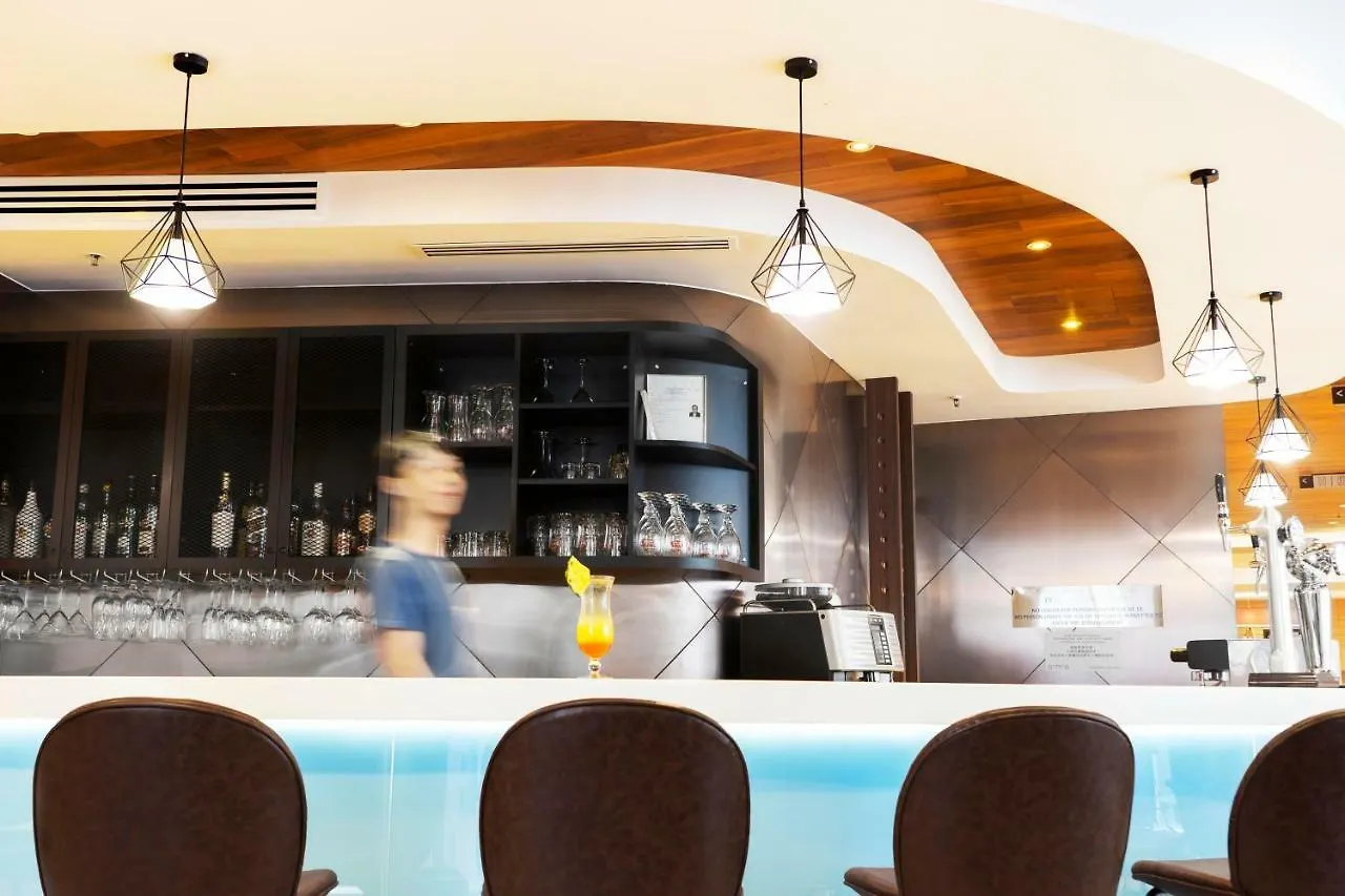 Ibis Hong Kong Central & Sheung Wan