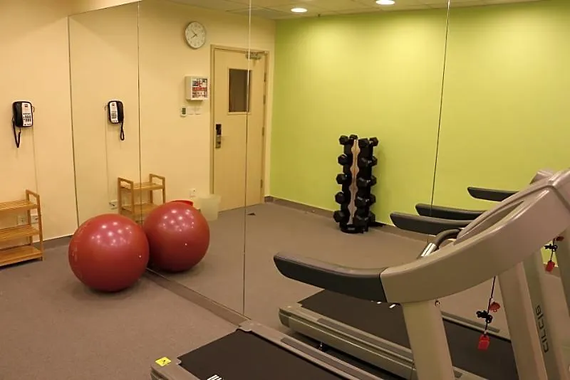 Ibis Hong Kong Central & Sheung Wan 3*,